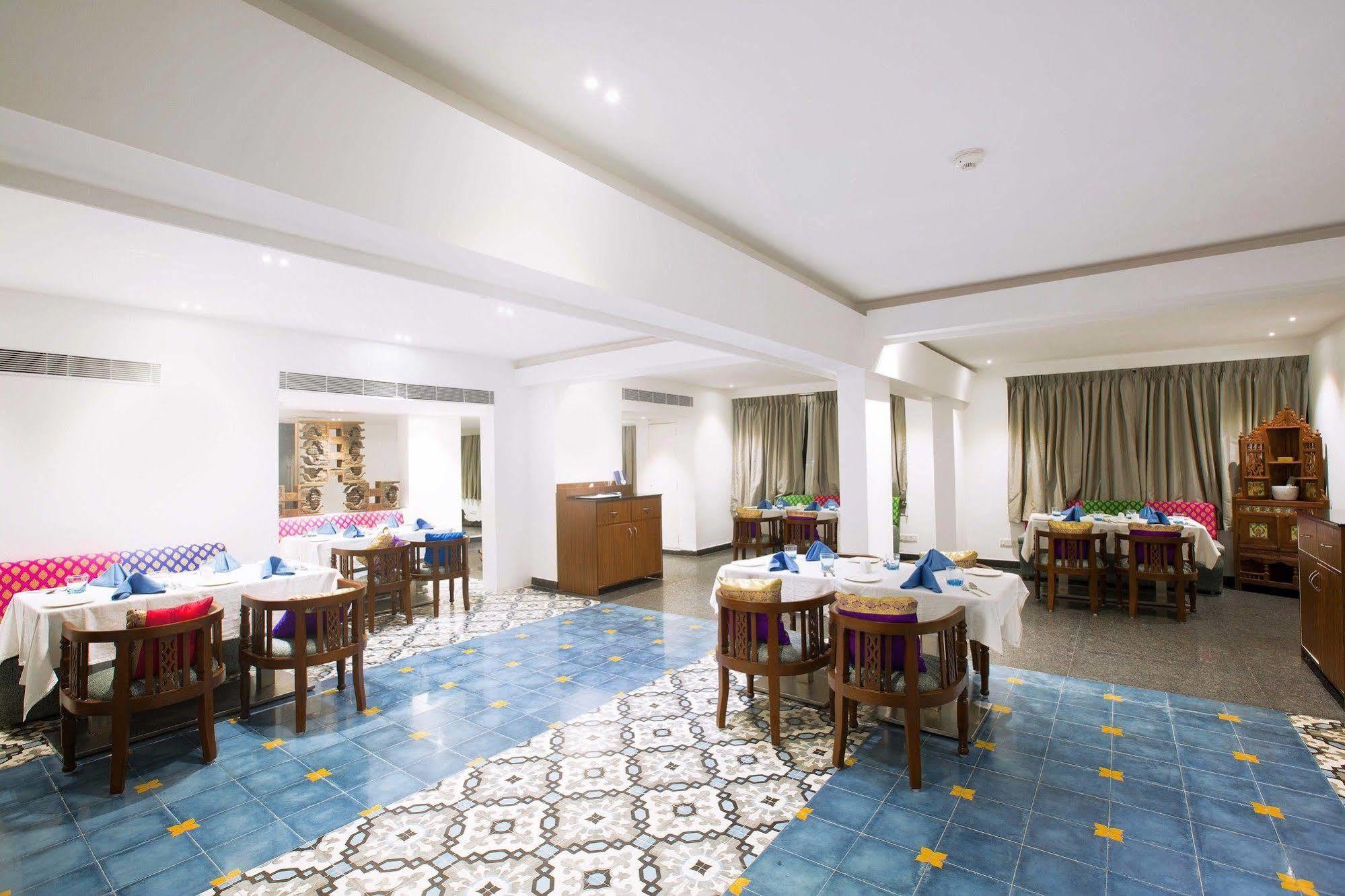 Regenta Central Deccan Chennai, Royapettah Exteriör bild
