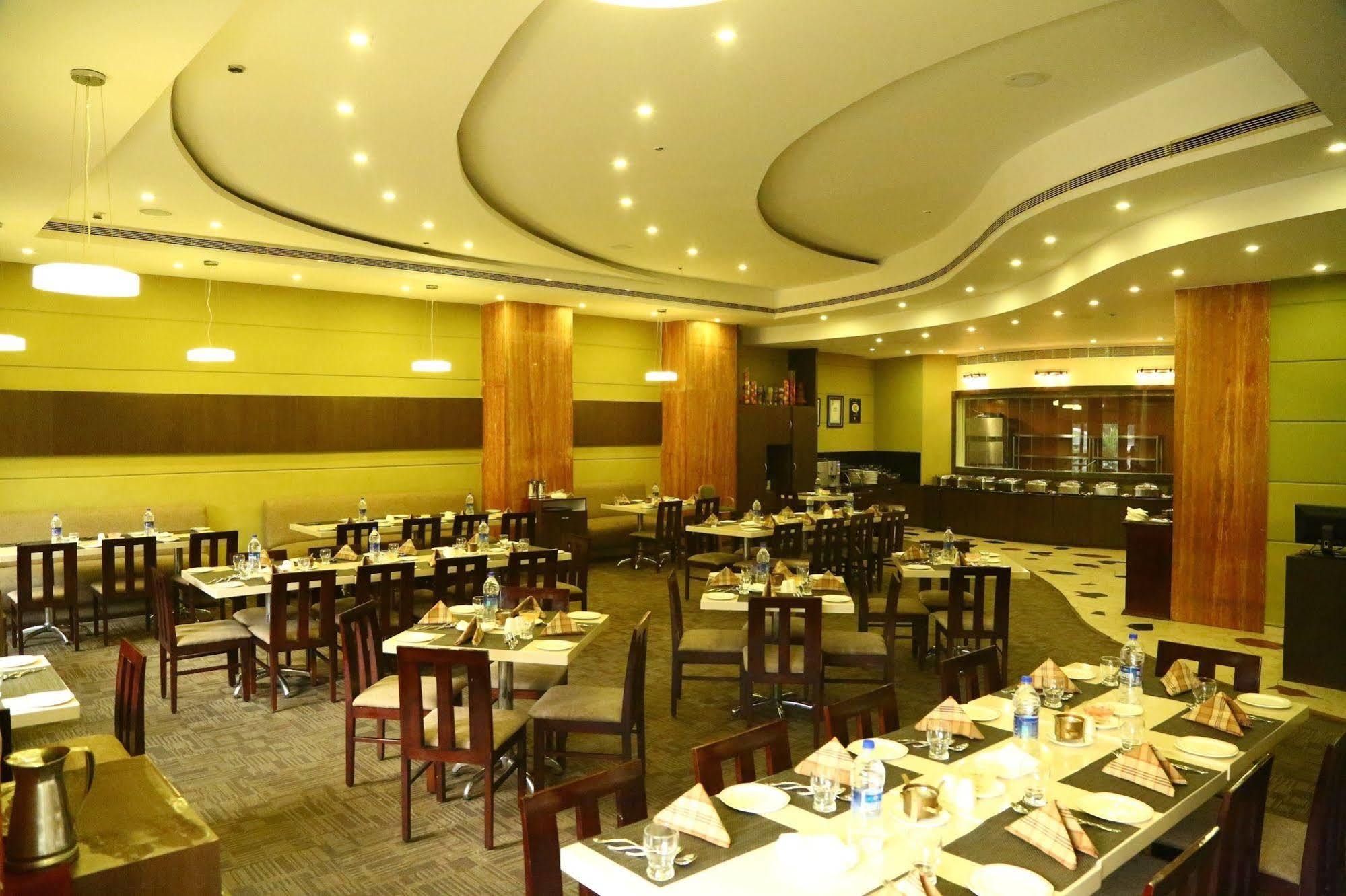 Regenta Central Deccan Chennai, Royapettah Exteriör bild