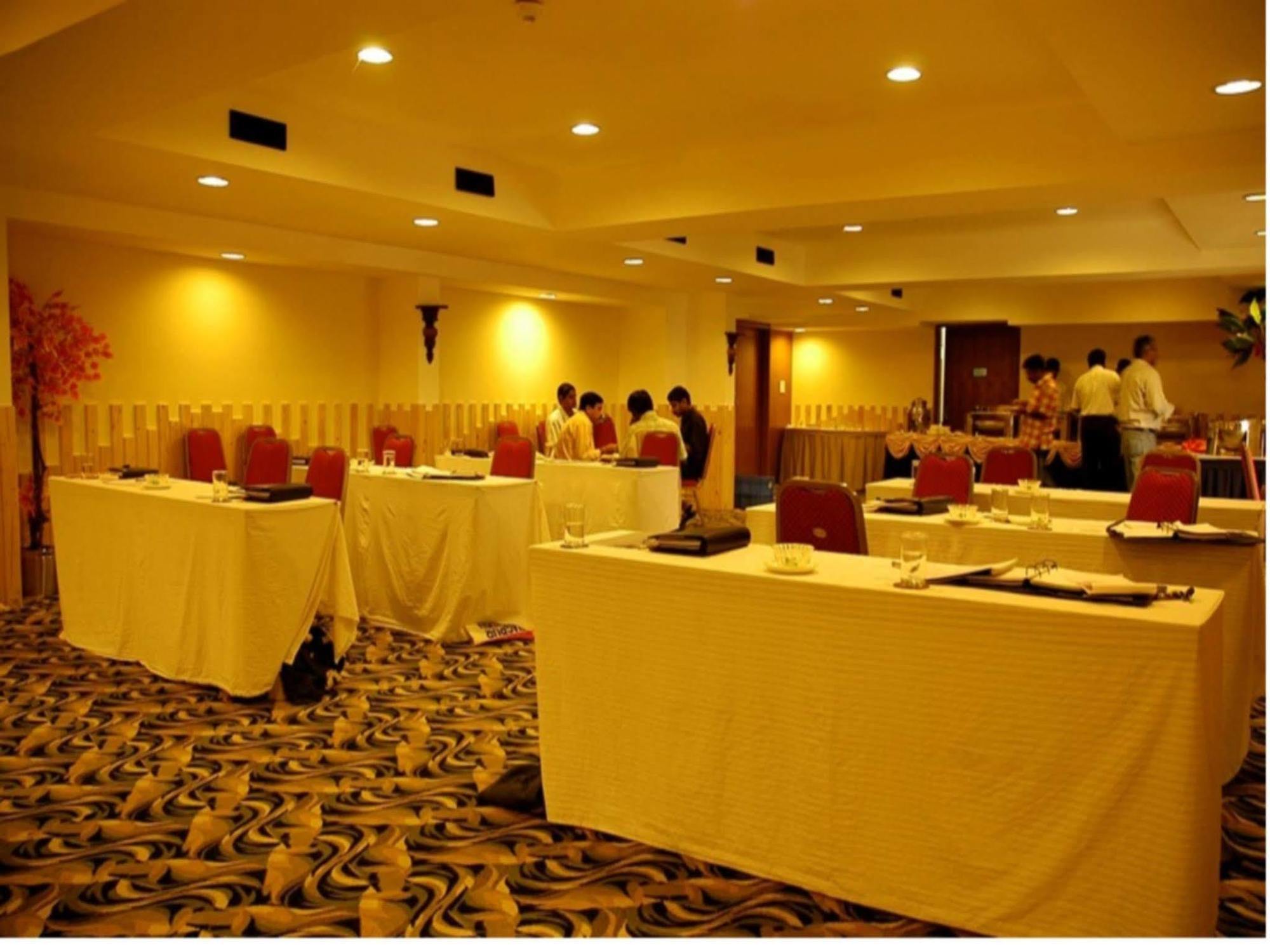 Regenta Central Deccan Chennai, Royapettah Exteriör bild